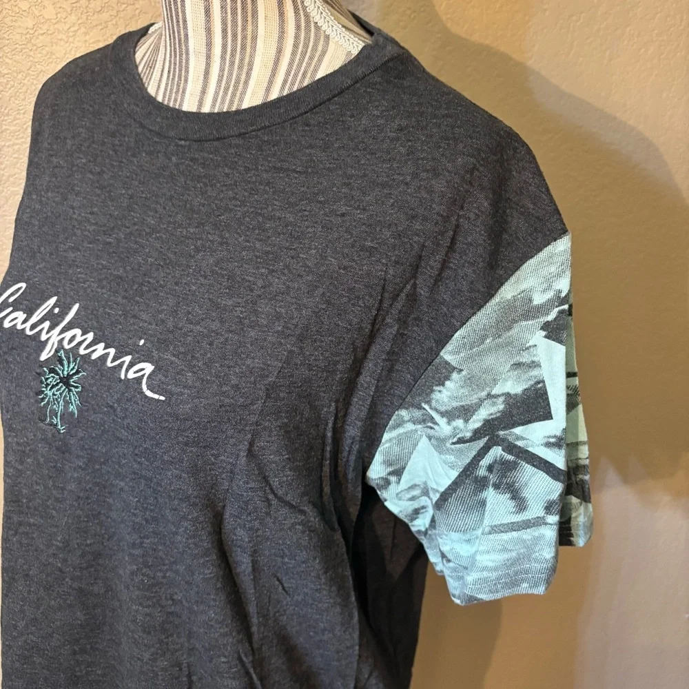 🇺🇸 California Graphic Tee Large Dark Grey Camouflage Short Sleeves WXYZ Cotton